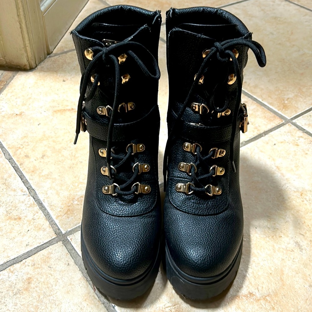 Guess combat boots black size 8